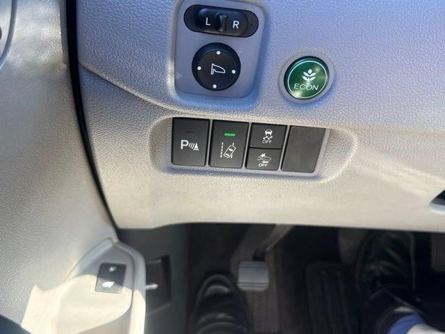 2016 Honda Pilot AWD Touring with DVD Rear Entertainment System and Navigation
