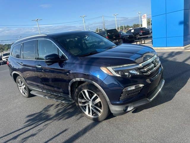 2016 Honda Pilot AWD Touring with DVD Rear Entertainment System and Navigation