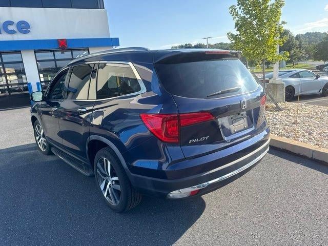 2016 Honda Pilot AWD Touring with DVD Rear Entertainment System and Navigation