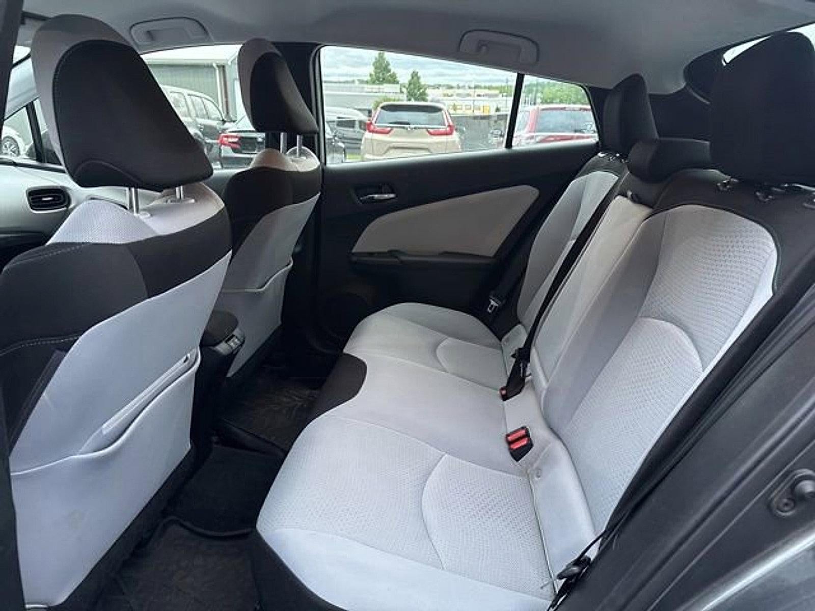 2019 Toyota Prius LE (Natl)