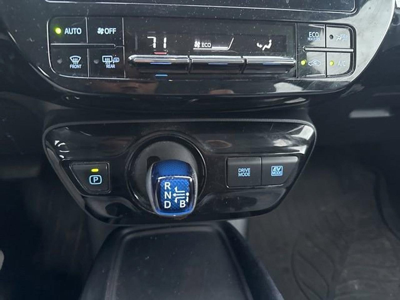 2019 Toyota Prius LE (Natl)