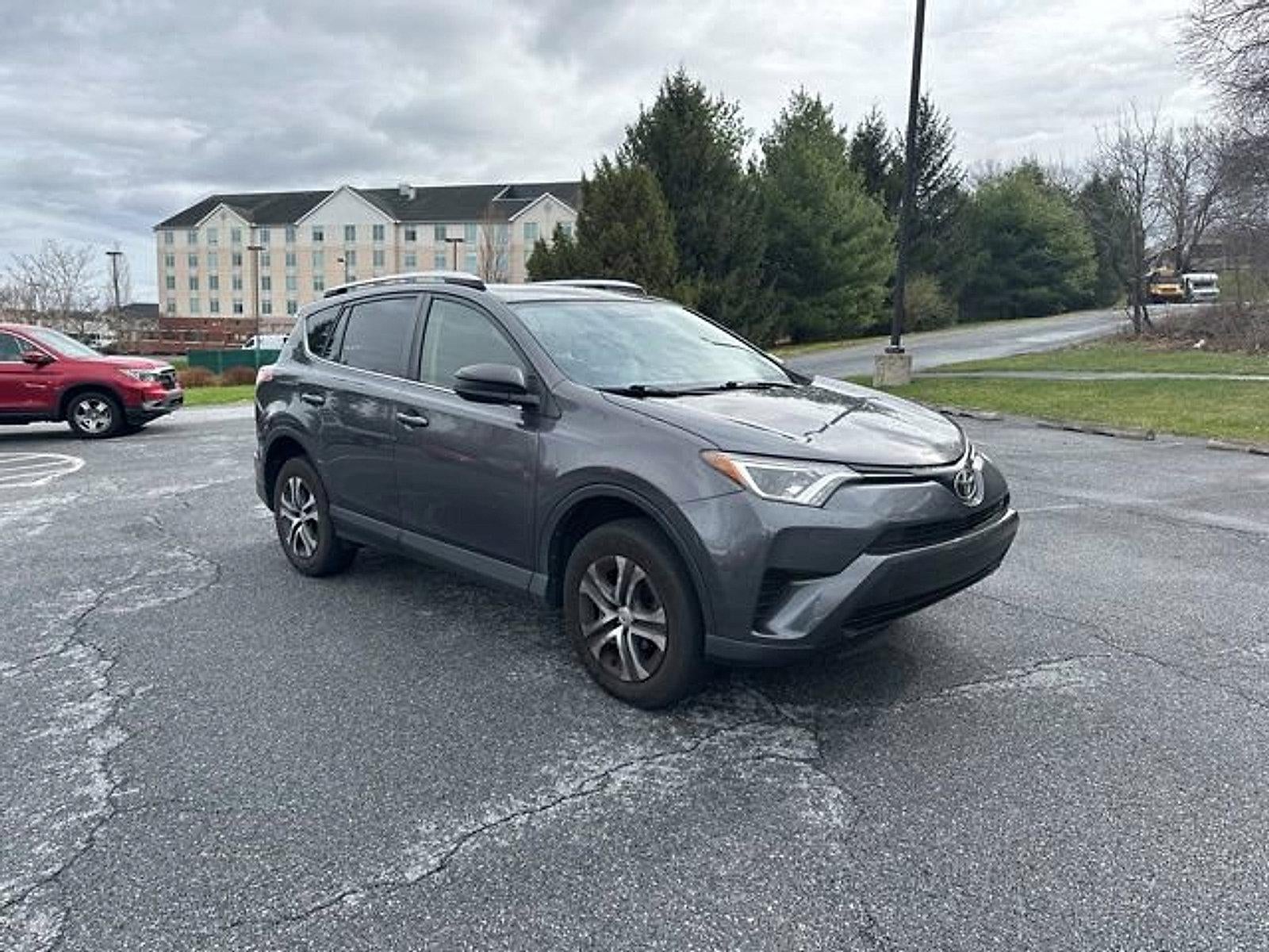 2016 Toyota RAV4 AWD 4dr LE (Natl)