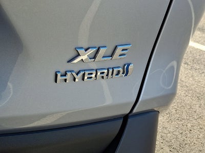 2022 Toyota RAV4 Hybrid XLE **LOW MILES**