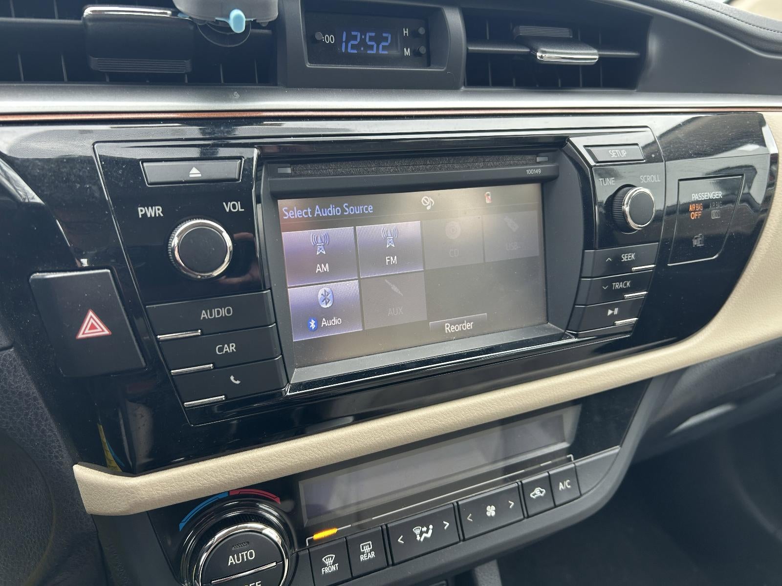 2014 Toyota Corolla 4dr Sdn CVT Auto LE (Natl)