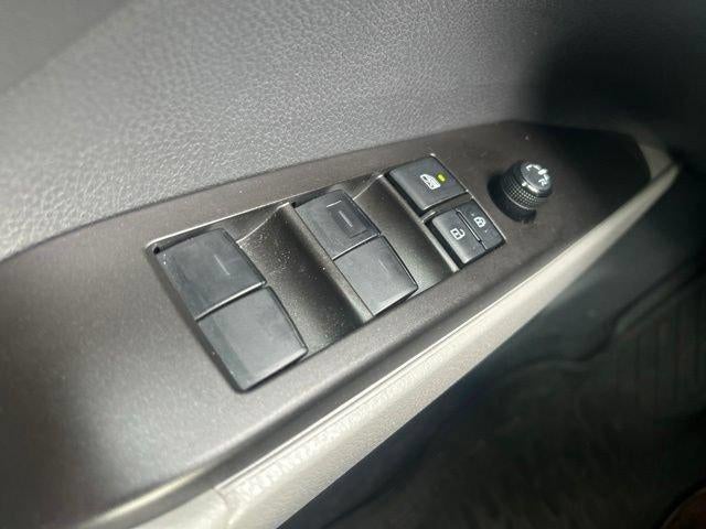 2022 Toyota Camry LE Auto (SE)
