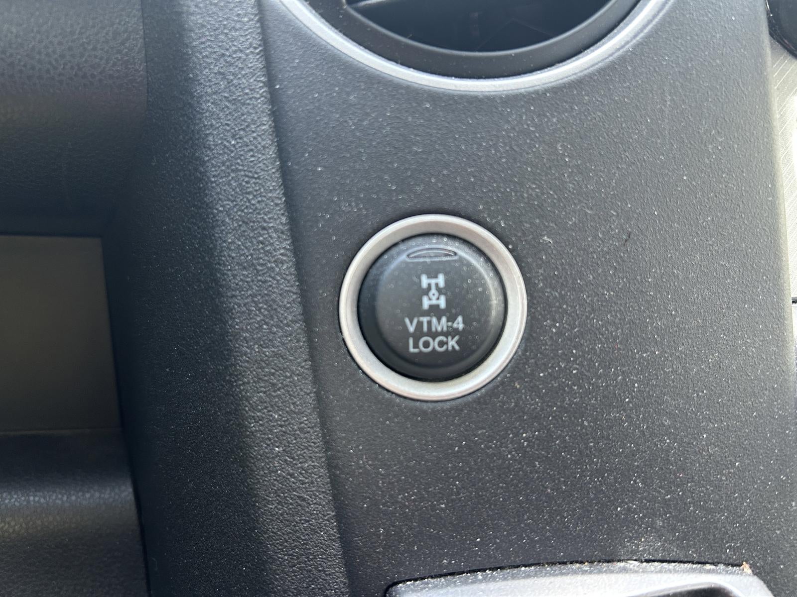 2015 Honda Pilot 4WD Touring with DVD Rear Entertainment System and Navigation