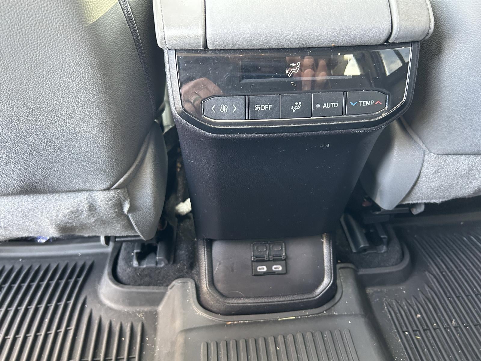 2023 Toyota Highlander Hybrid XLE AWD (Natl)