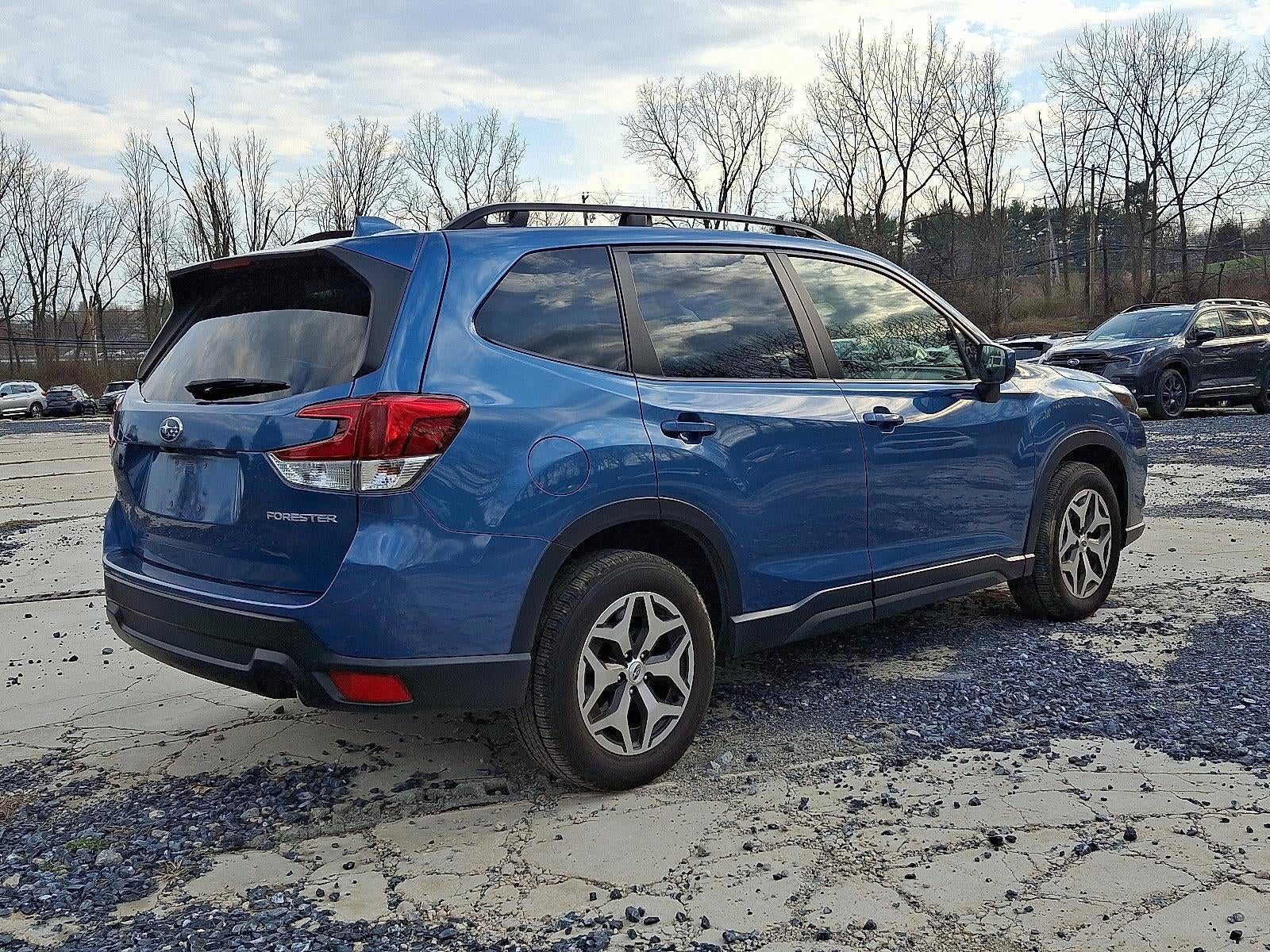 2022 Subaru Forester Premium CVT