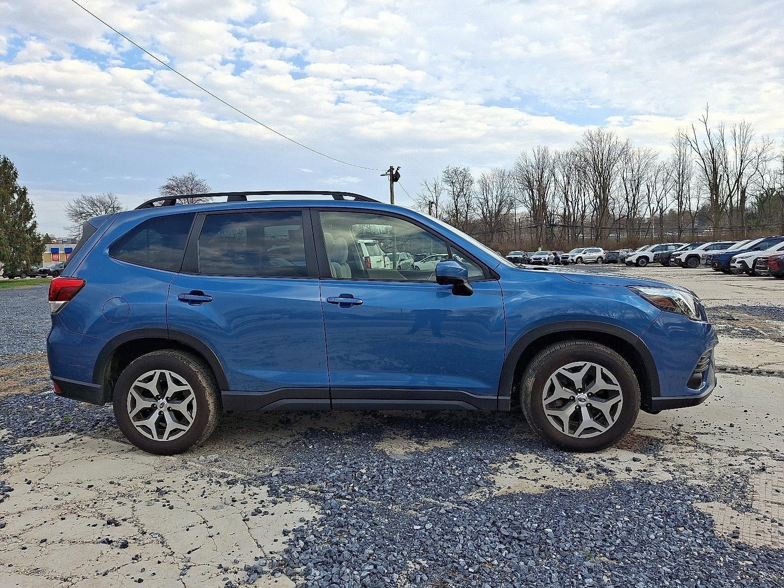 2022 Subaru Forester Premium CVT