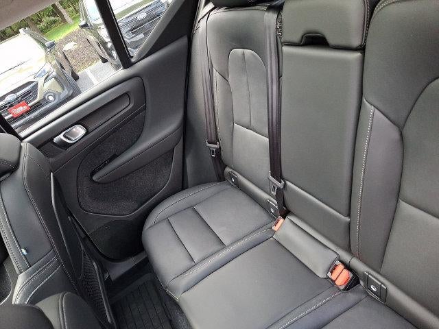 2025 Volvo XC40 B5 AWD Plus Bright Theme