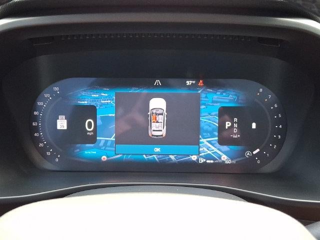 2025 Volvo XC40 B5 AWD Plus Bright Theme