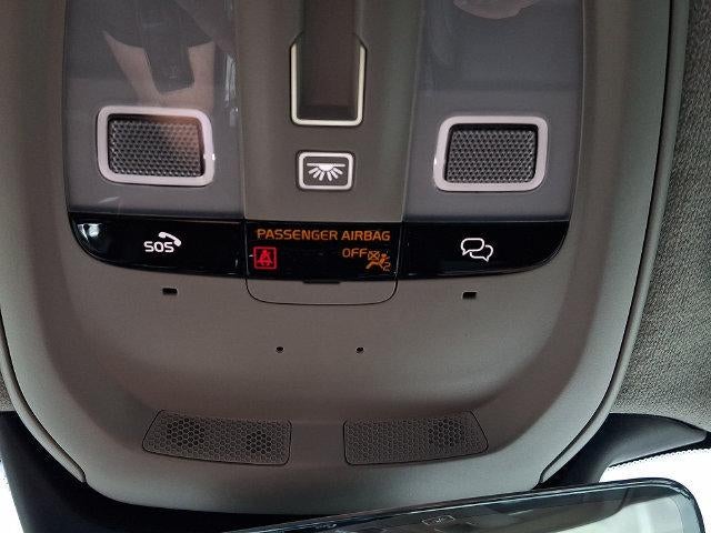 2025 Volvo XC40 B5 AWD Plus Bright Theme