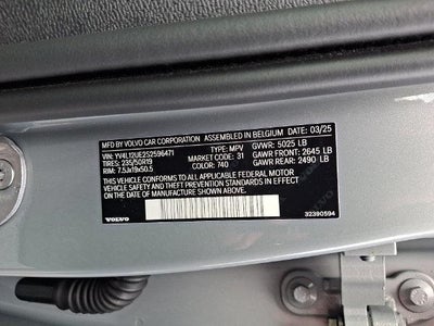 2025 Volvo XC40 B5 AWD Plus Bright Theme