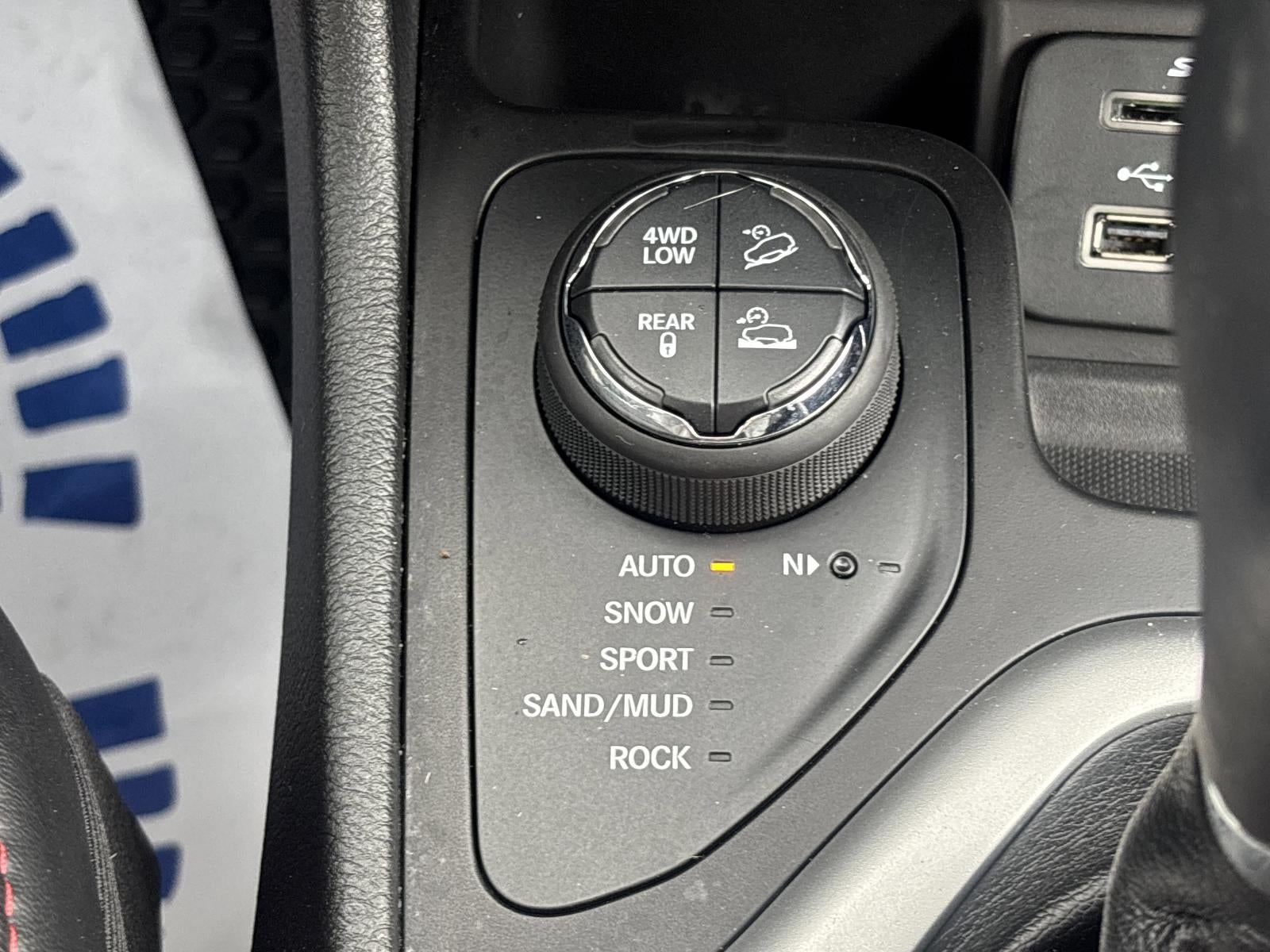 2014 Jeep Cherokee 4WD 4dr Trailhawk
