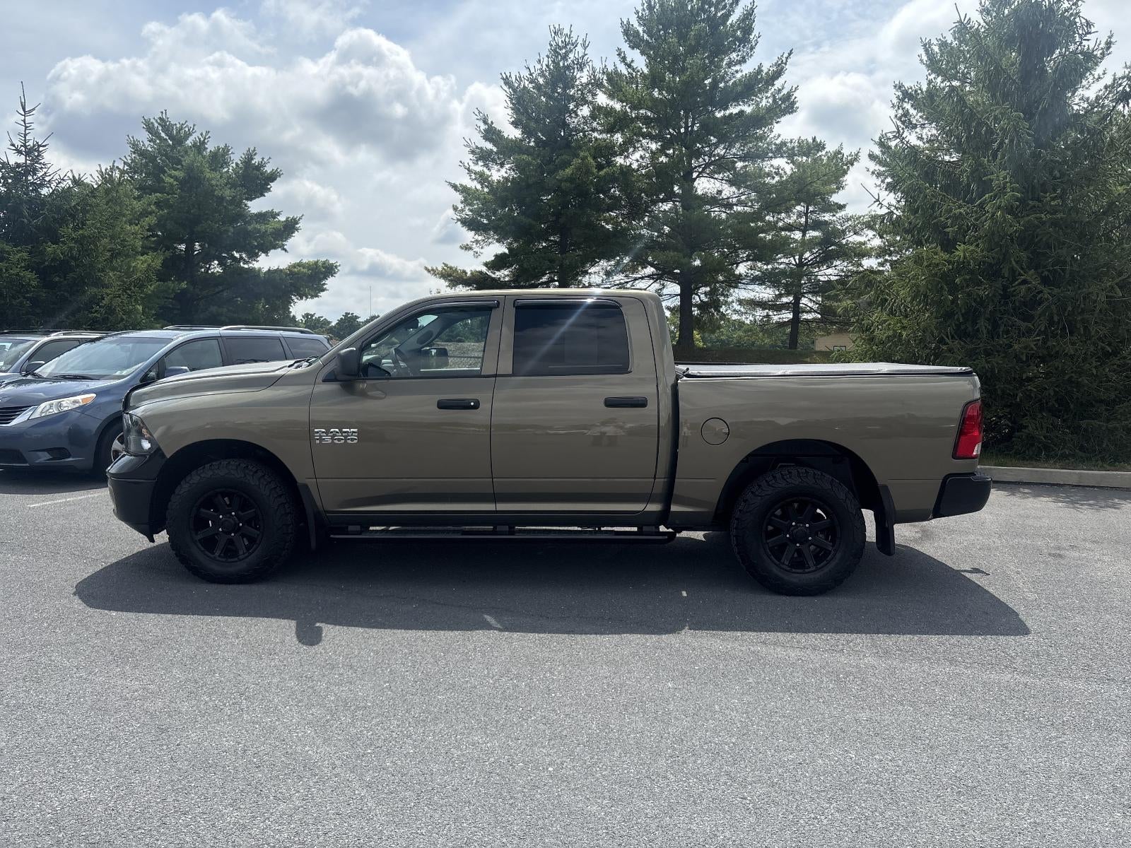 2014 RAM 1500 4WD Crew Cab 5.7 Ft Box Tradesman