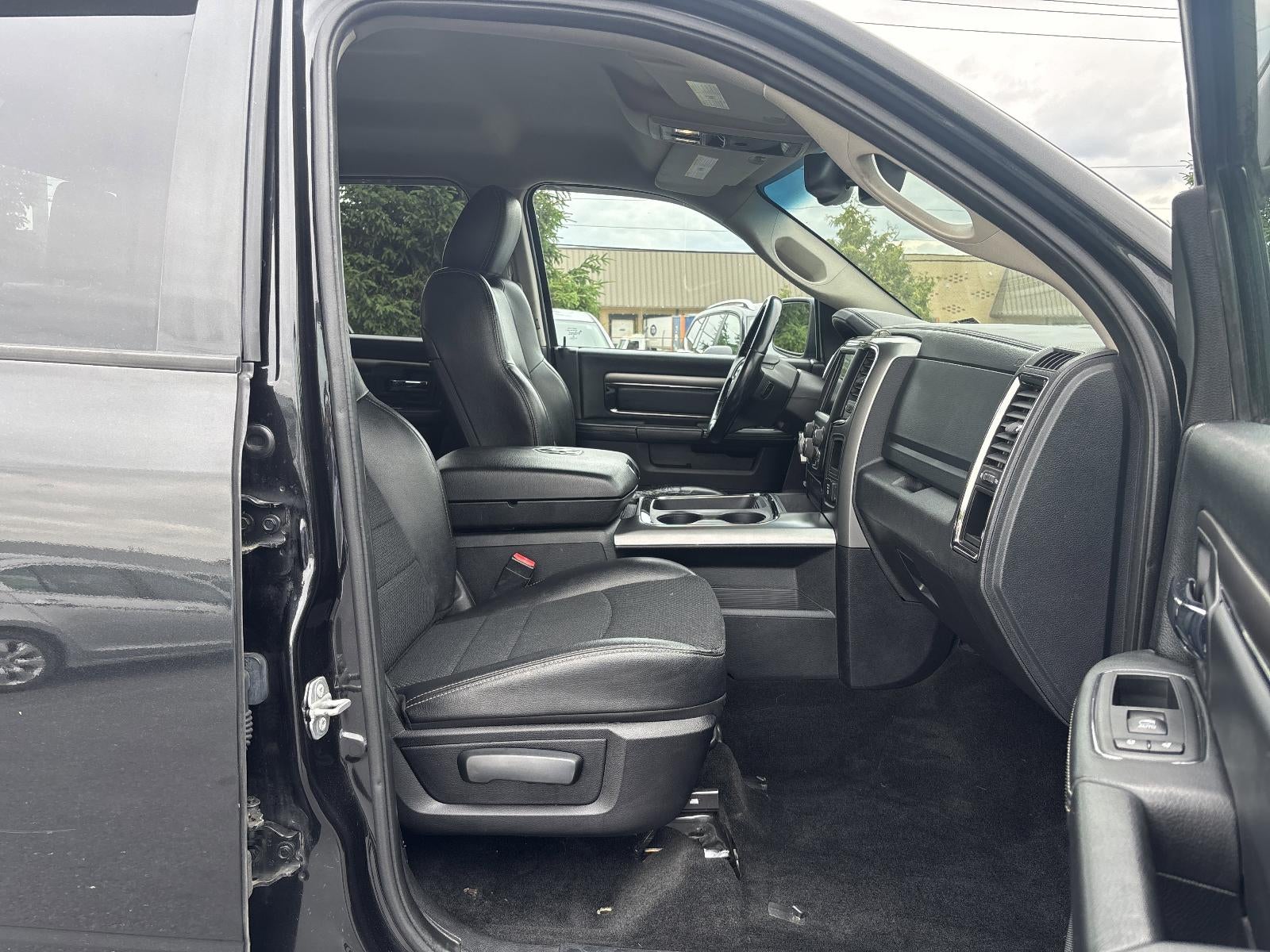 2016 RAM 1500 4WD Crew Cab 5.7 Ft Box Sport