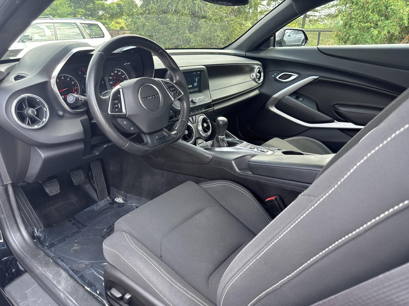 2016 Chevrolet Camaro 2dr Coupe 1LT