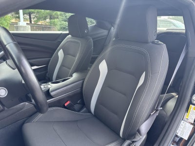 2016 Chevrolet Camaro 2dr Coupe 1LT