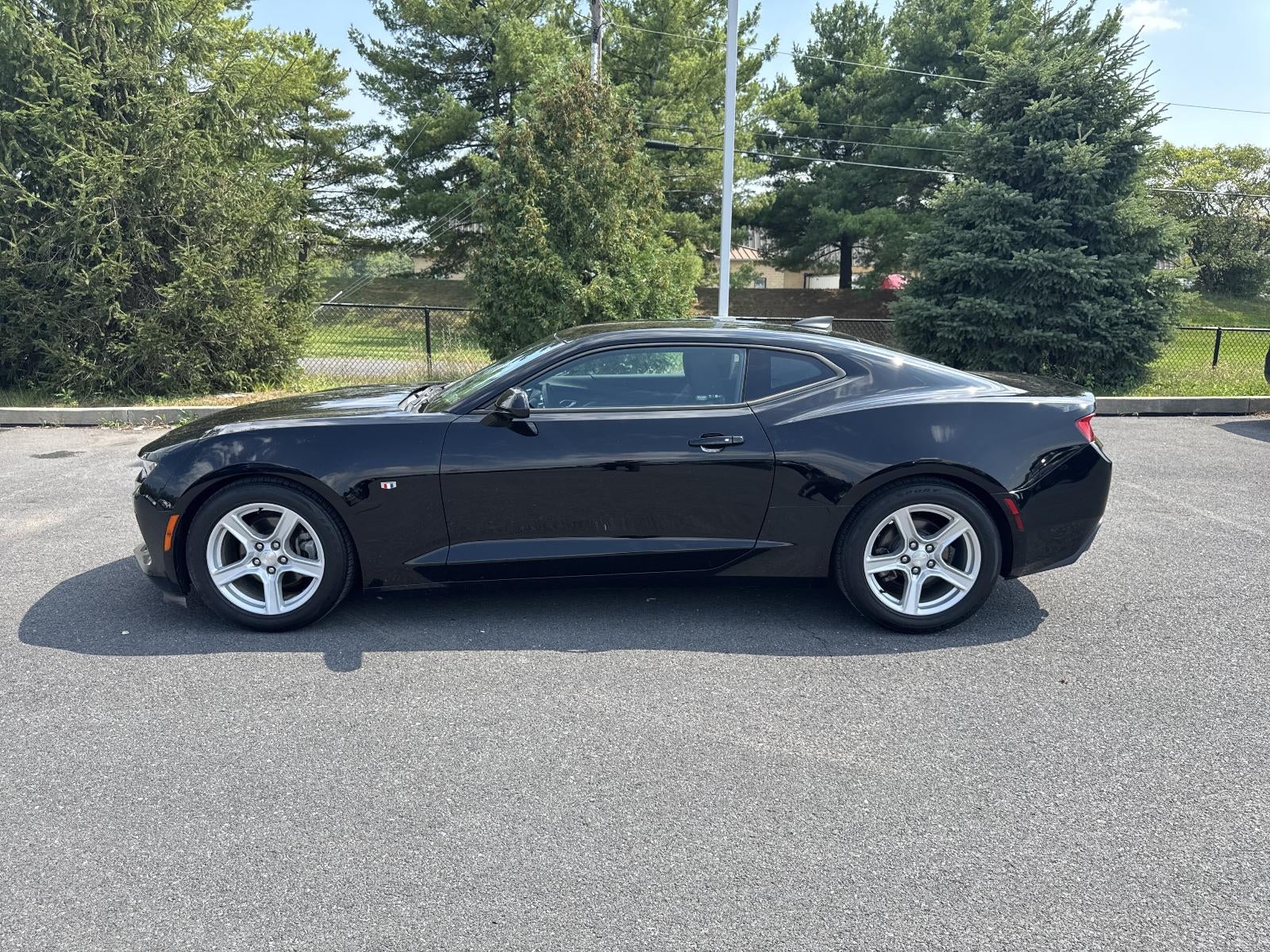 2016 Chevrolet Camaro 2dr Coupe 1LT