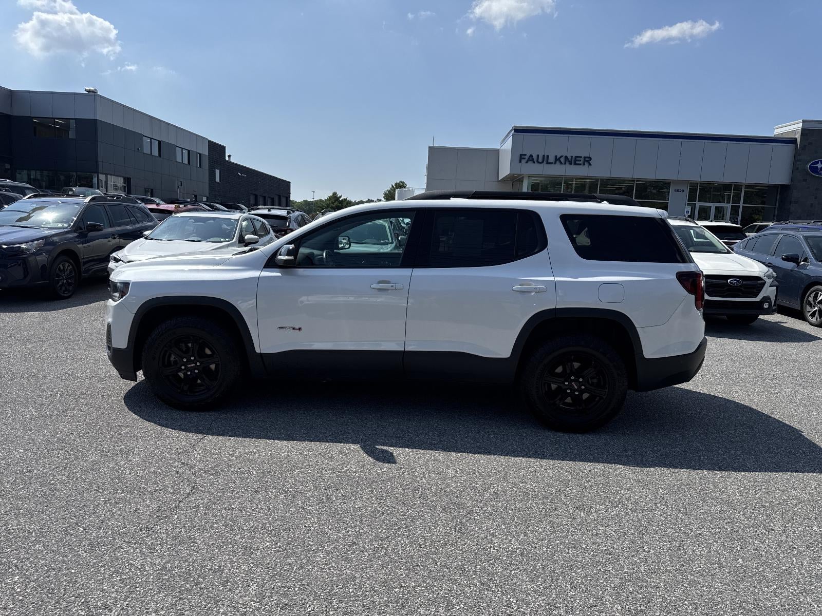 2022 GMC Acadia AWD AT4