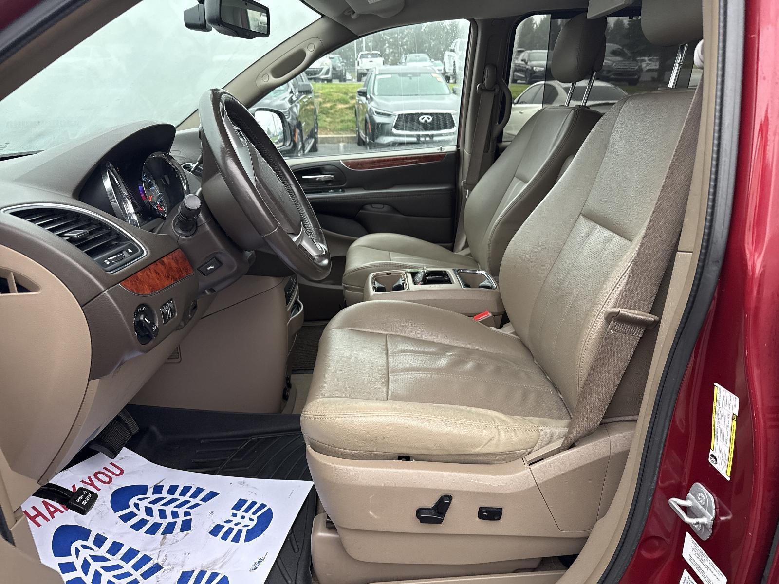 2014 Chrysler Town & Country 4dr Wgn Touring-L