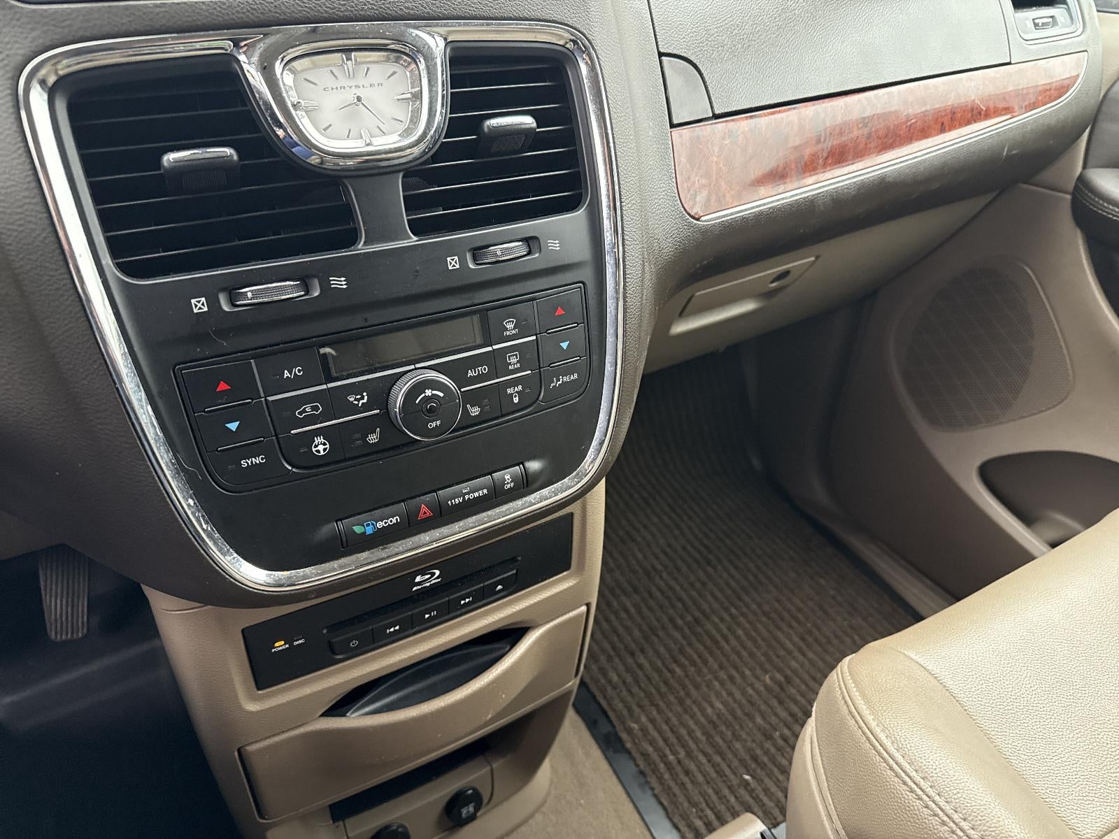2014 Chrysler Town & Country 4dr Wgn Touring-L