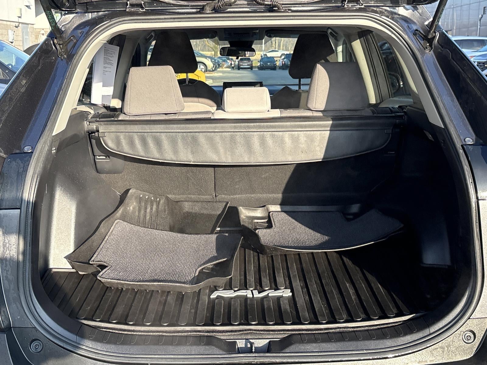 2021 Toyota RAV4 XLE AWD (Natl)