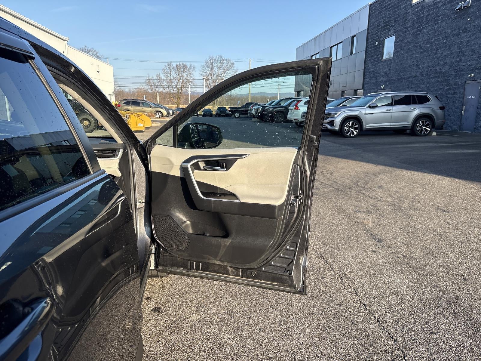 2021 Toyota RAV4 XLE AWD (Natl)