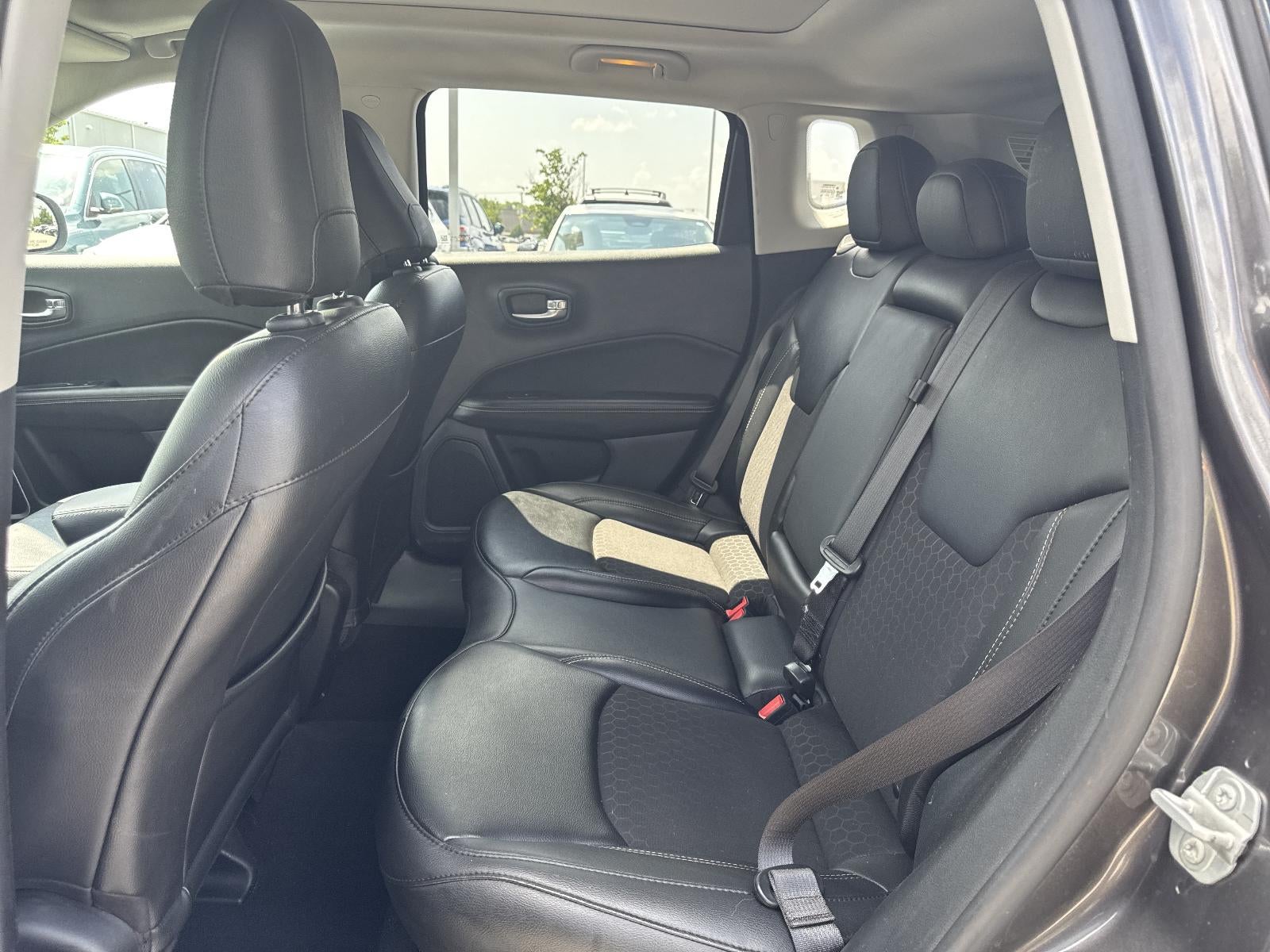 2020 Jeep Compass Latitude w/Sun/Safety Pkg 4x4