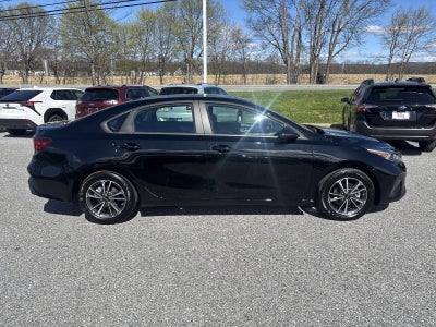 2024 Kia Forte LXS IVT