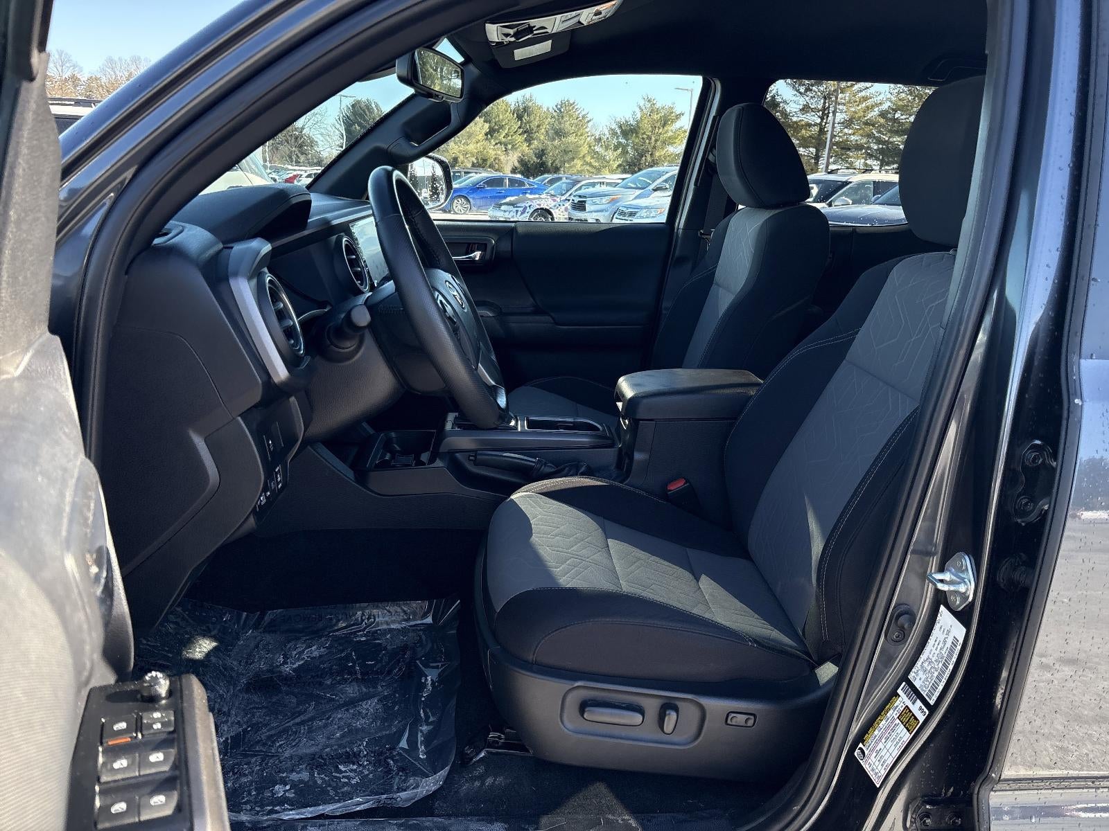 2023 Toyota Tacoma 4WD 4WD SR Double Cab 5' Bed V6 AT (GS)