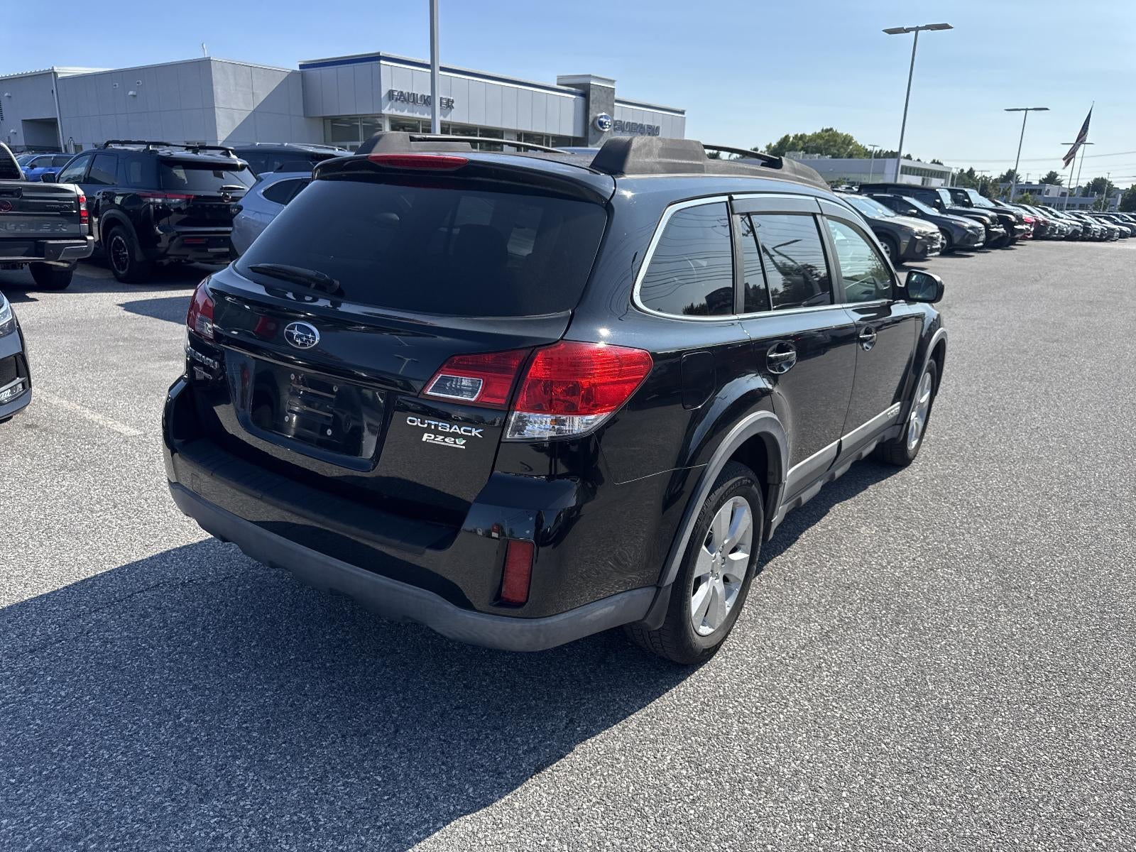 2011 Subaru Outback 2.5i Premium Automatic w/All-Weather Pkg and Power Moonroof Pkg