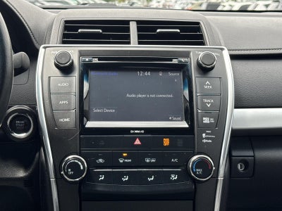 2017 Toyota Camry SE Auto (SE)