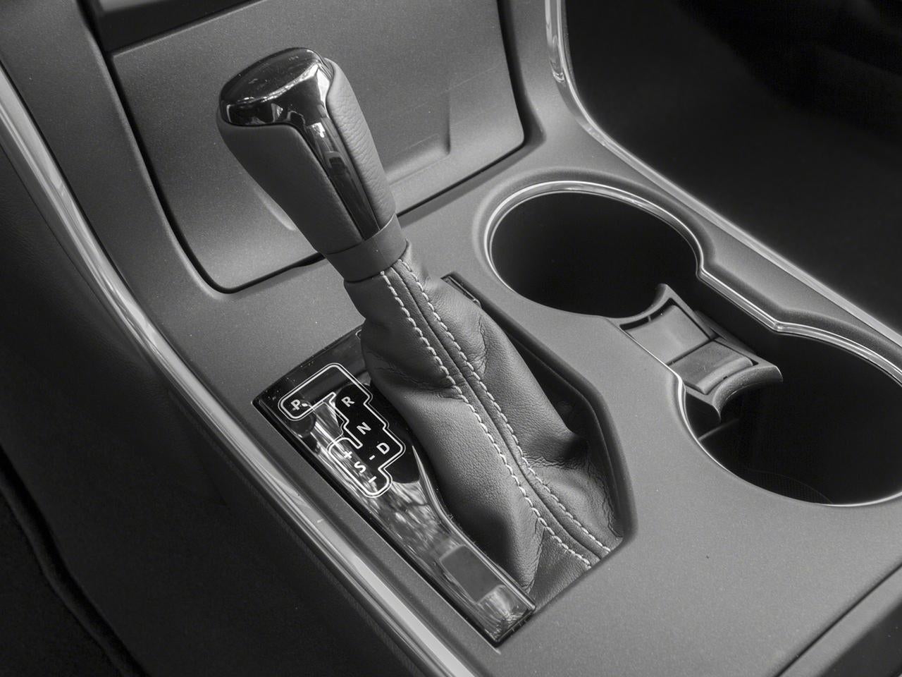 2017 Toyota Camry SE Auto (SE)