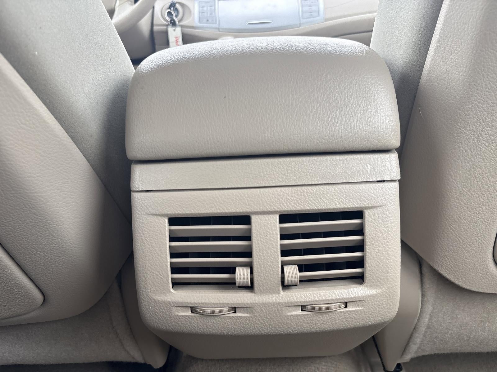 2010 Toyota Avalon 4dr Sdn XLS (Natl)