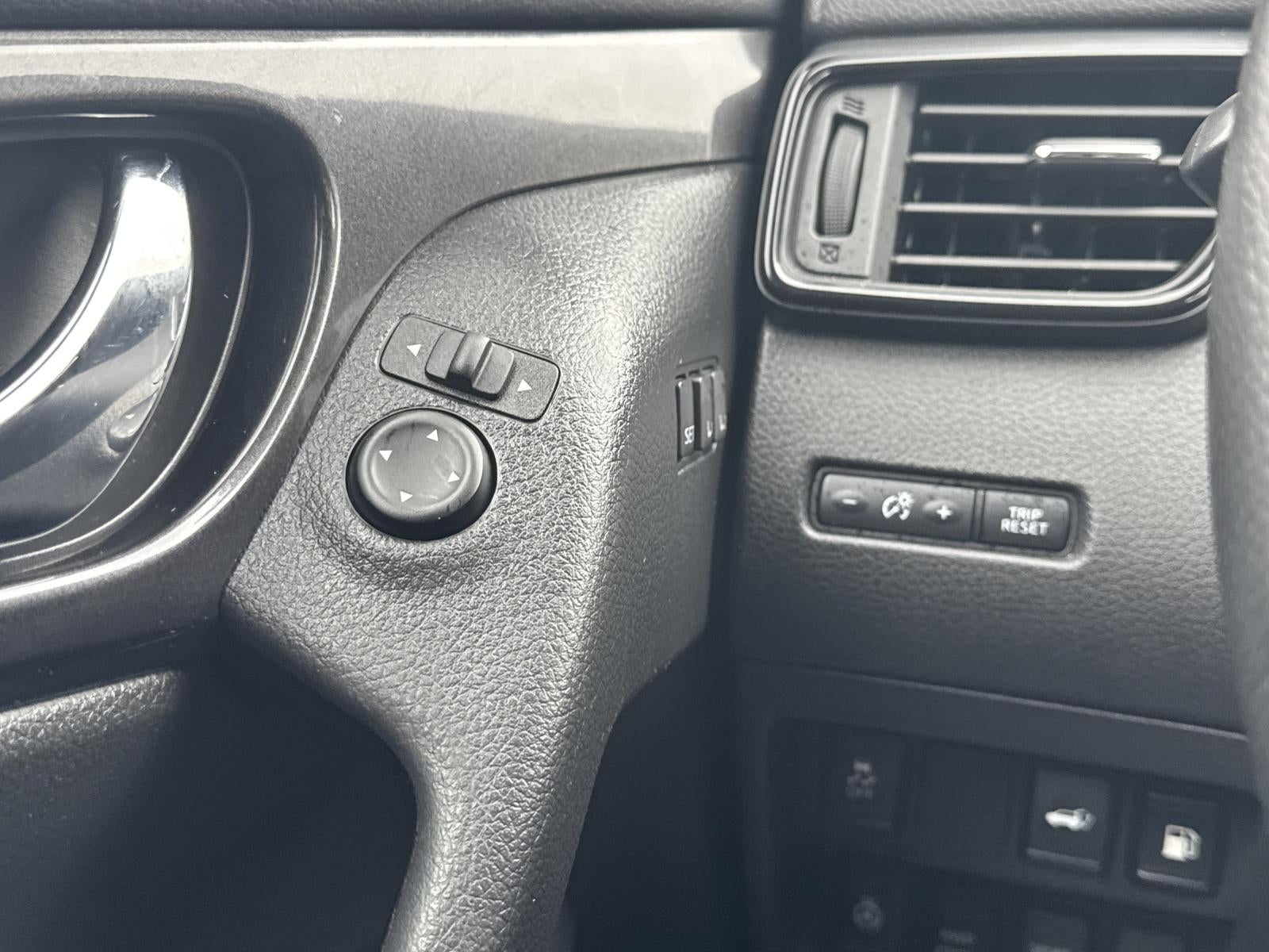 2018 Nissan Rogue AWD SV