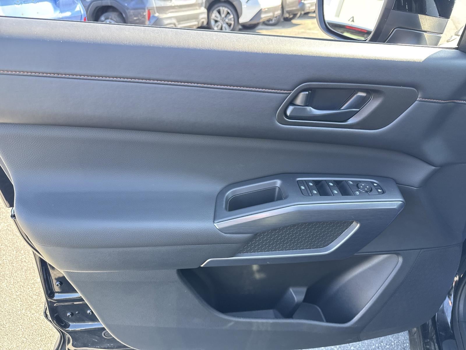 2025 Nissan Pathfinder Rock Creek 4WD