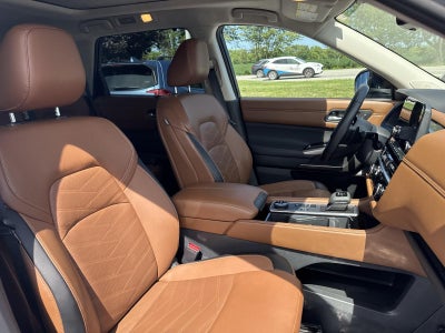 2025 Nissan Pathfinder Platinum 4WD