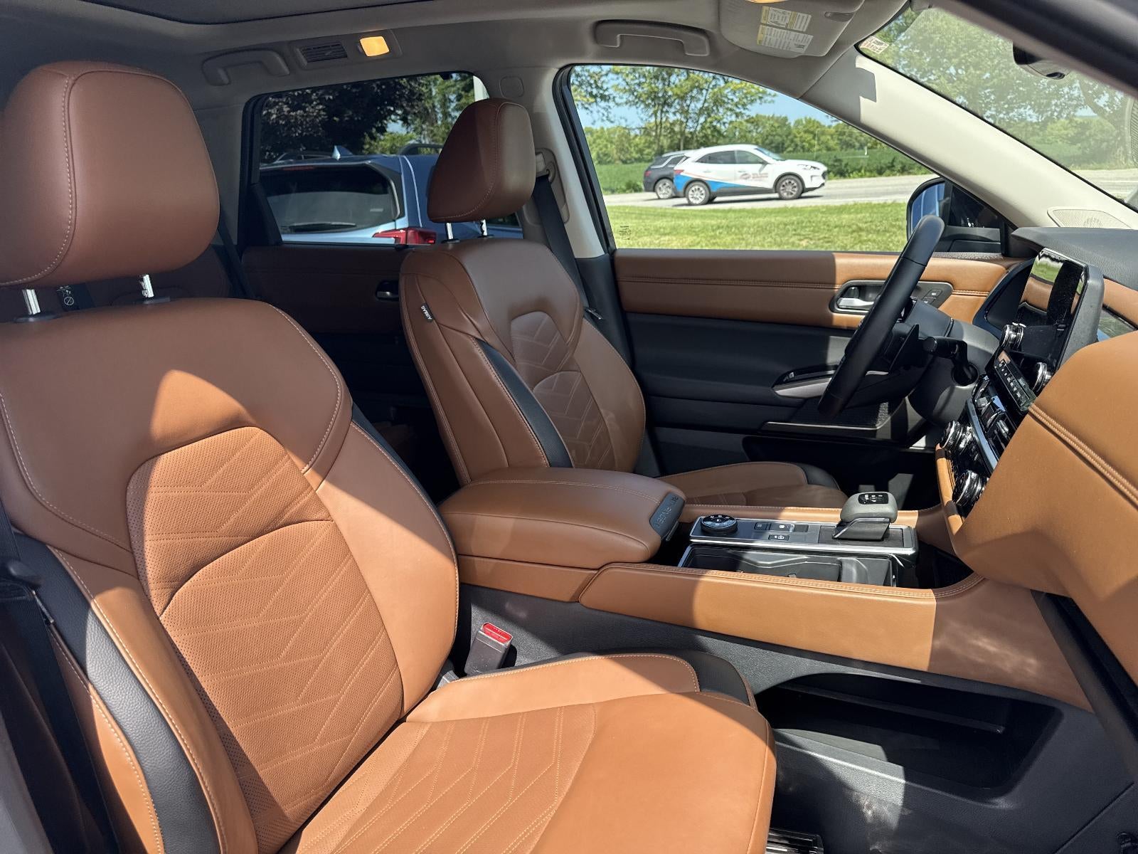 2025 Nissan Pathfinder Platinum 4WD