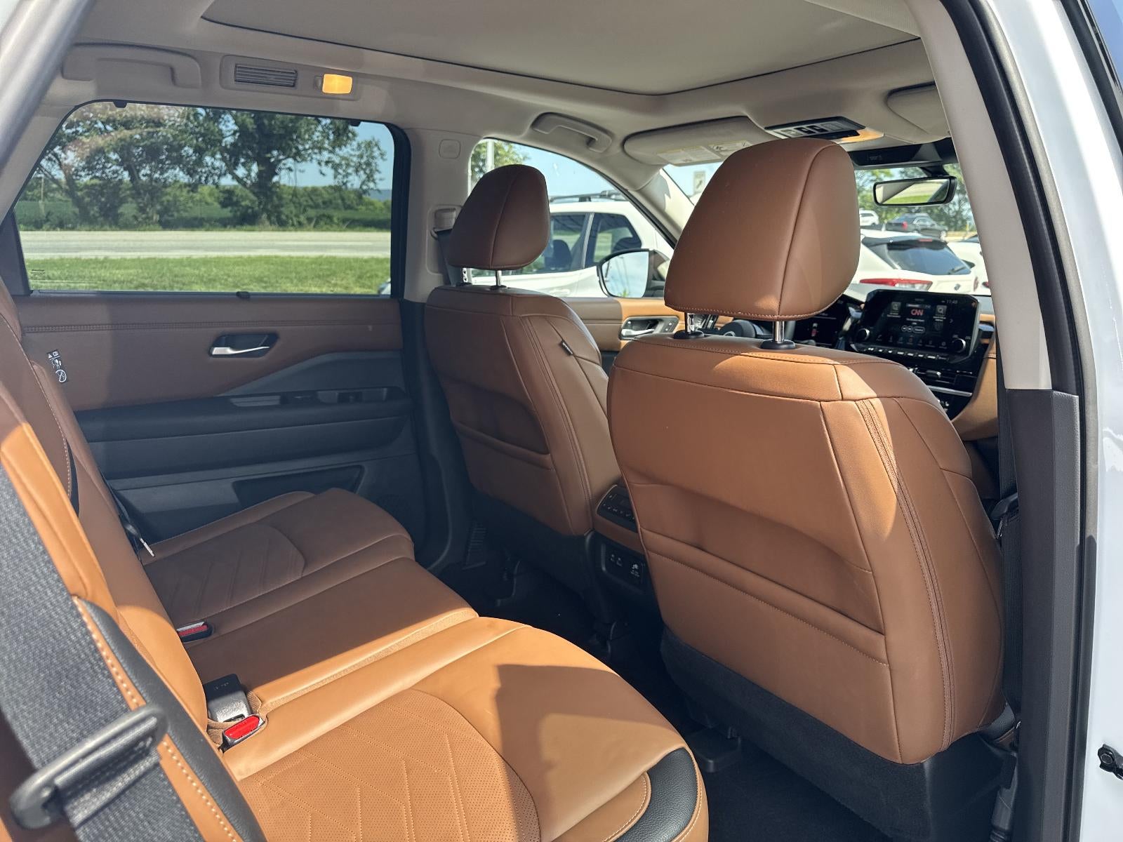 2025 Nissan Pathfinder Platinum 4WD