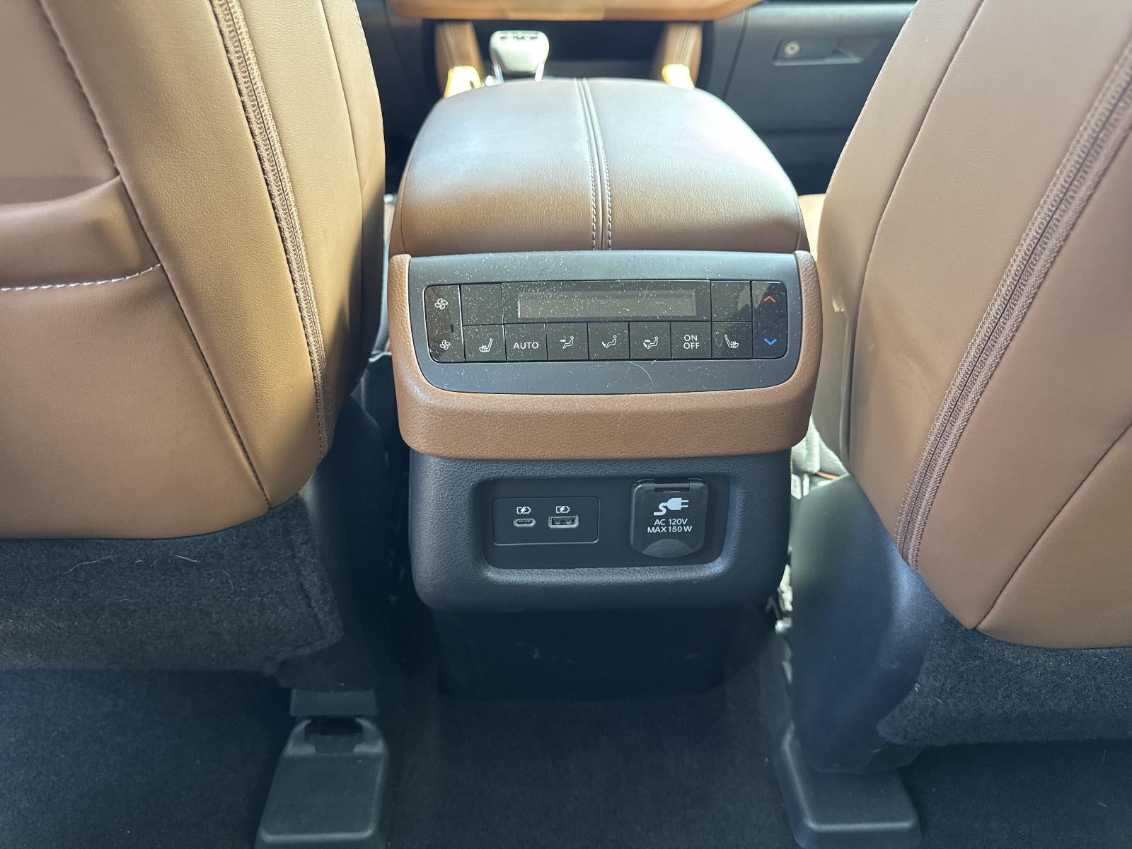 2025 Nissan Pathfinder Platinum 4WD