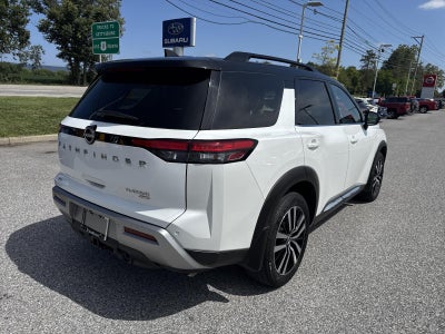 2025 Nissan Pathfinder Platinum 4WD