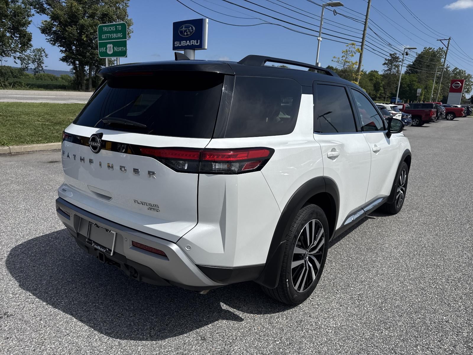 2025 Nissan Pathfinder Platinum 4WD