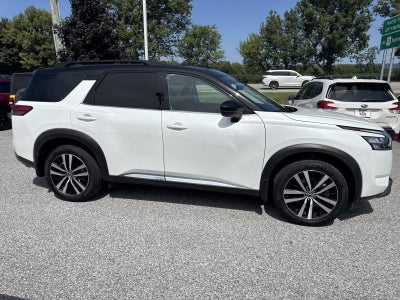 2025 Nissan Pathfinder Platinum 4WD