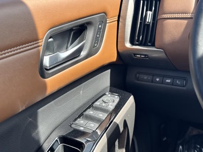 2025 Nissan Pathfinder Platinum 4WD