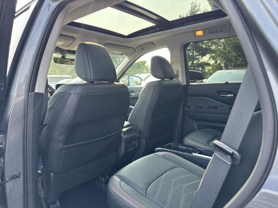 2024 Nissan Pathfinder Platinum 4WD