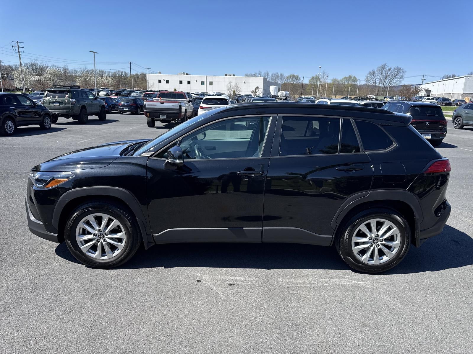 2022 Toyota Corolla Cross LE 4WD (Natl)