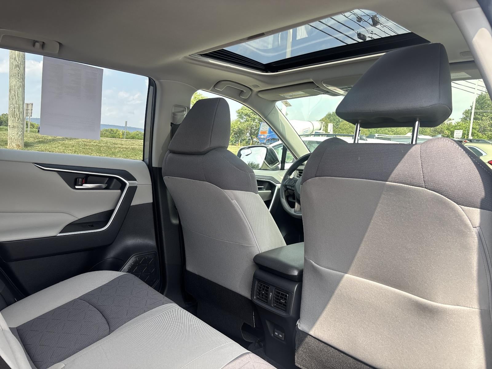 2023 Toyota RAV4 Hybrid XLE AWD (Natl)