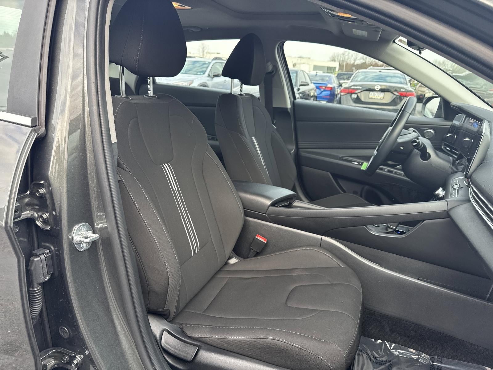 2024 Hyundai ELANTRA SEL IVT