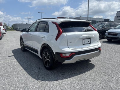 2025 Kia Niro SX FWD